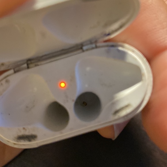 Air pods 2nd generation case - Picture 4 of 5